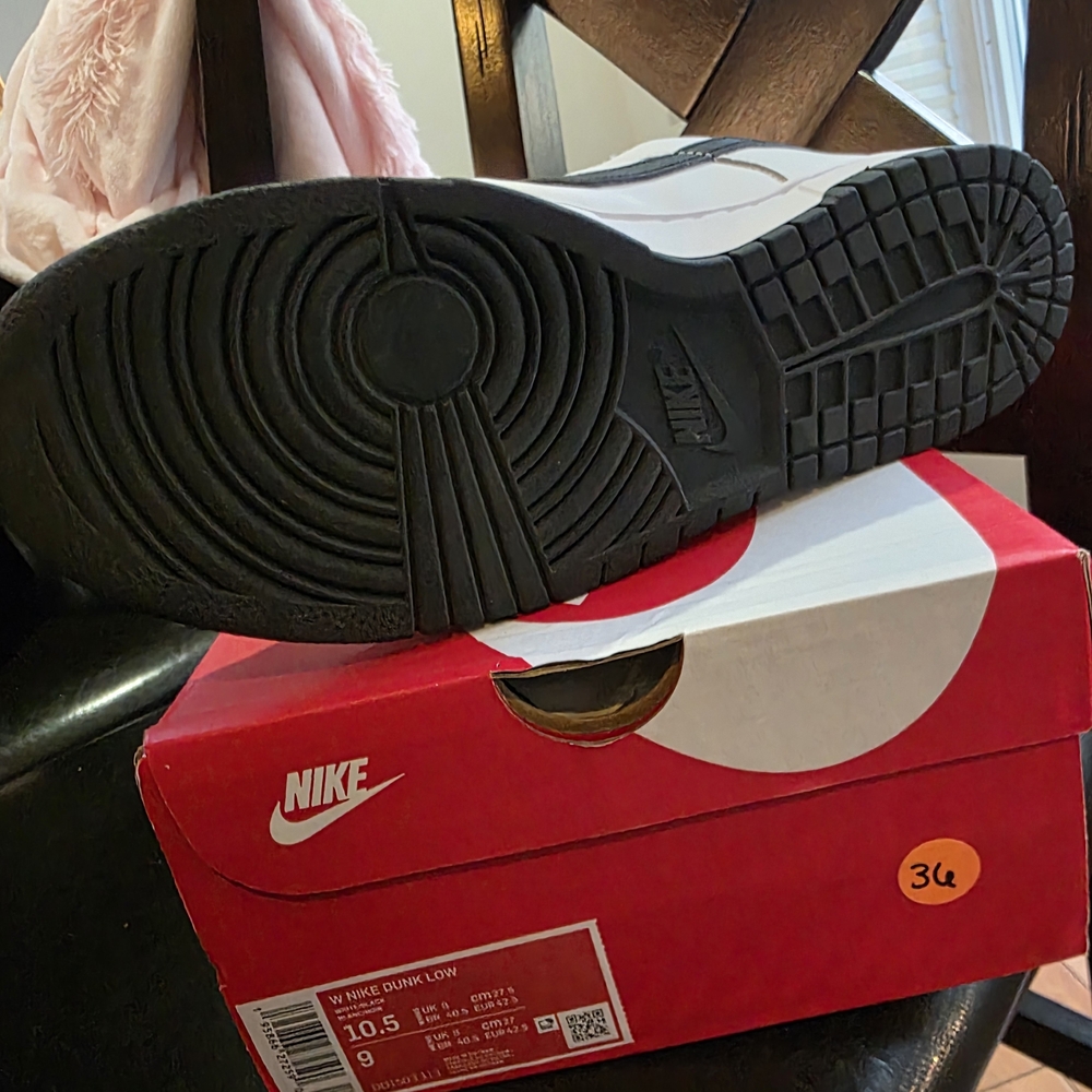 Nike Dunk Low Sneakers